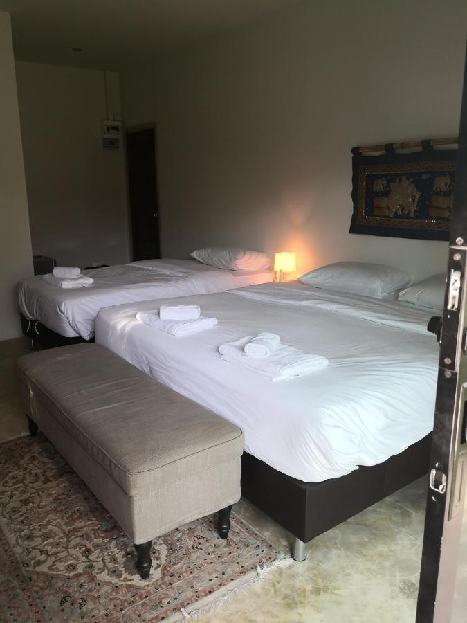 Tropical House​ Hotel Hua Hin Bagian luar foto